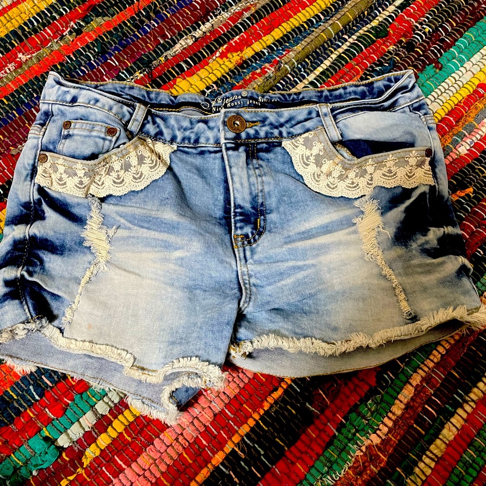 Shorts with lace detail